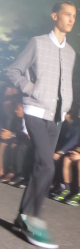 ディスカバード3