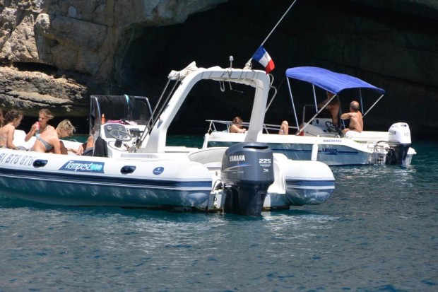 カシ近郊には小さなカランク(入り江)が数多くあり、停泊スポットになっています。